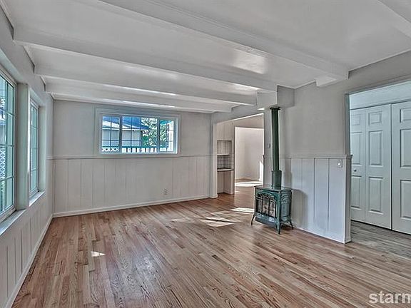 3rd image of 904 Patricia Ln