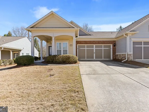 6106 Longleaf Dr, Hoschton, GA 30548