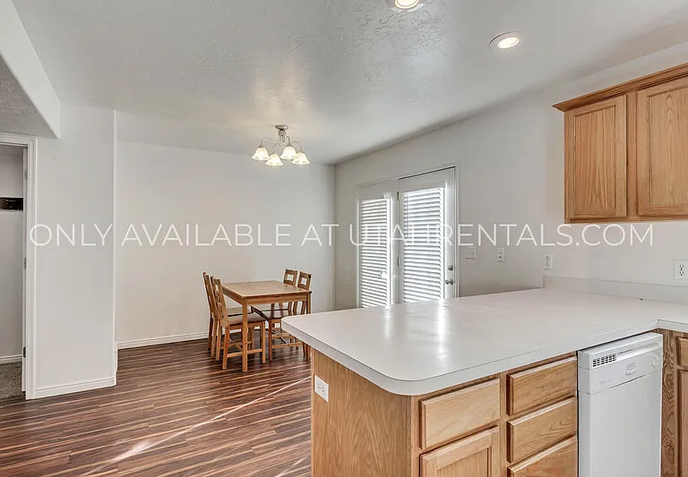 1342 S 1370 E — Photo 6