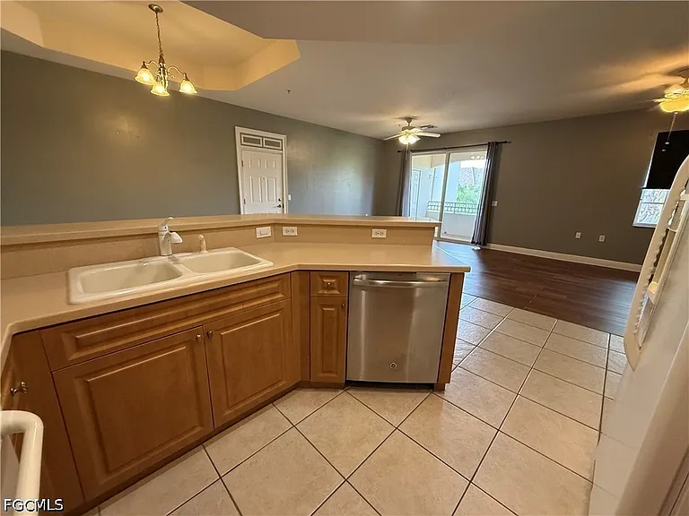 3957 Pomodoro Cir #301 — Photo 14