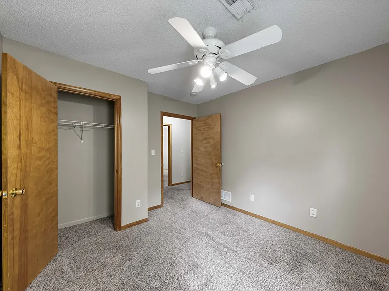 948 N Pine St — Photo 19