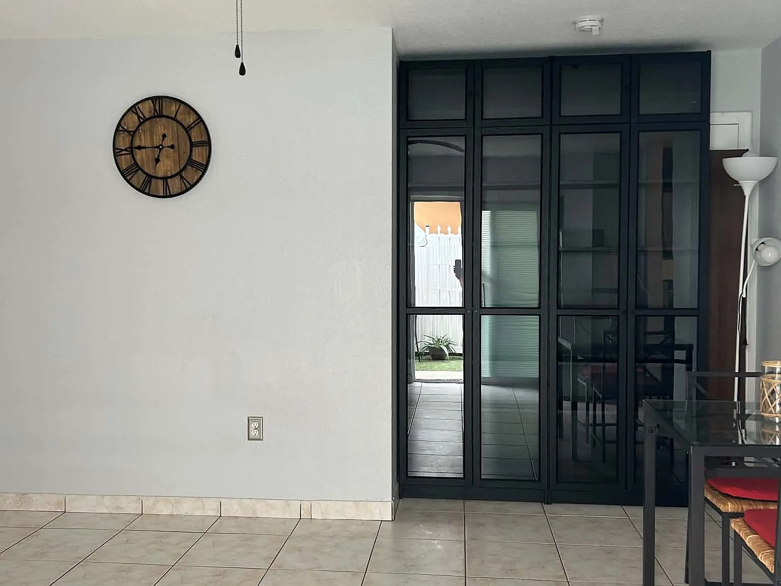 Studio, 1270 sqft, $1,300 — Photo 3