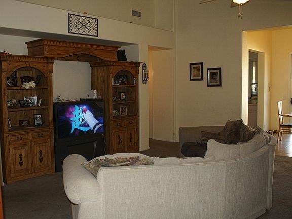4th image of 2925 N 107th Dr