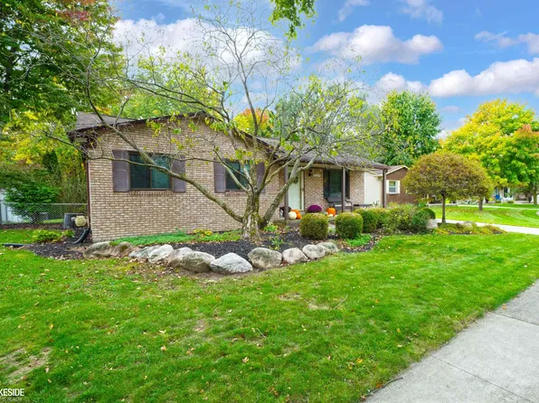 41117 Oak Hill Dr, Clinton Township, MI 48038