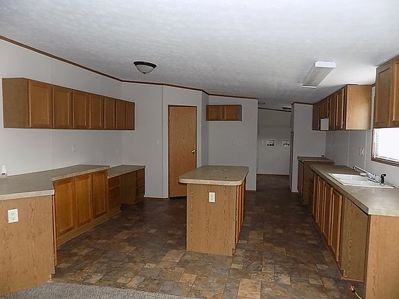 2nd image of 2056 Rose Ave