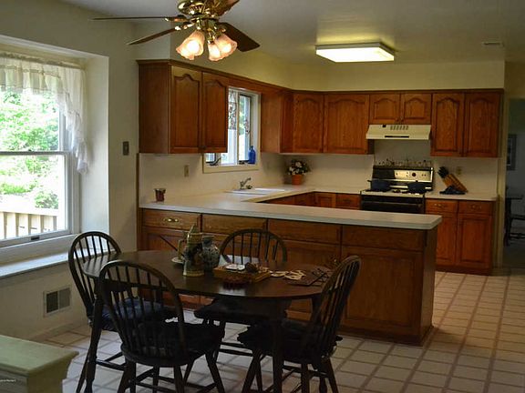 5th image of 1399 White Spruce Dr