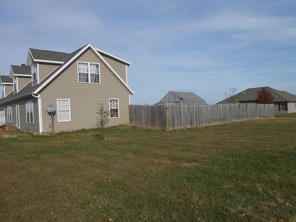 2nd image of 510 Tracy Lynn St