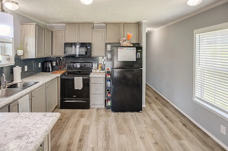 2 bed, 1.0 bath, 784 sqft, $1,000 — Photo 2