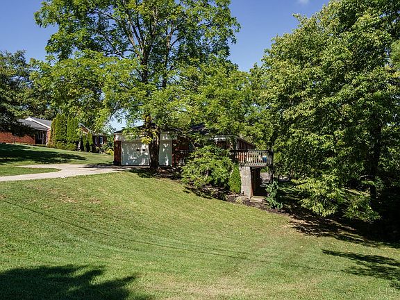 3rd image of 3669 Sandal Ln