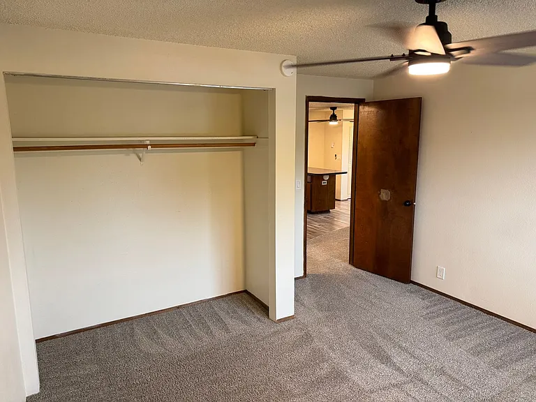 486 W N St — Photo 18