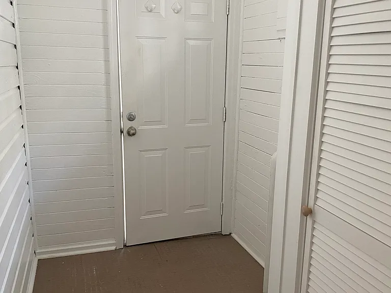 295 E Chestnut St #1 — Photo 13