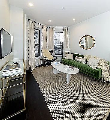 2nd image of 123A 7th Ave APT 3F