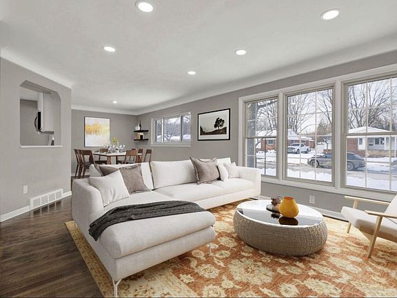 3rd image of 30411 Sylvan Dr