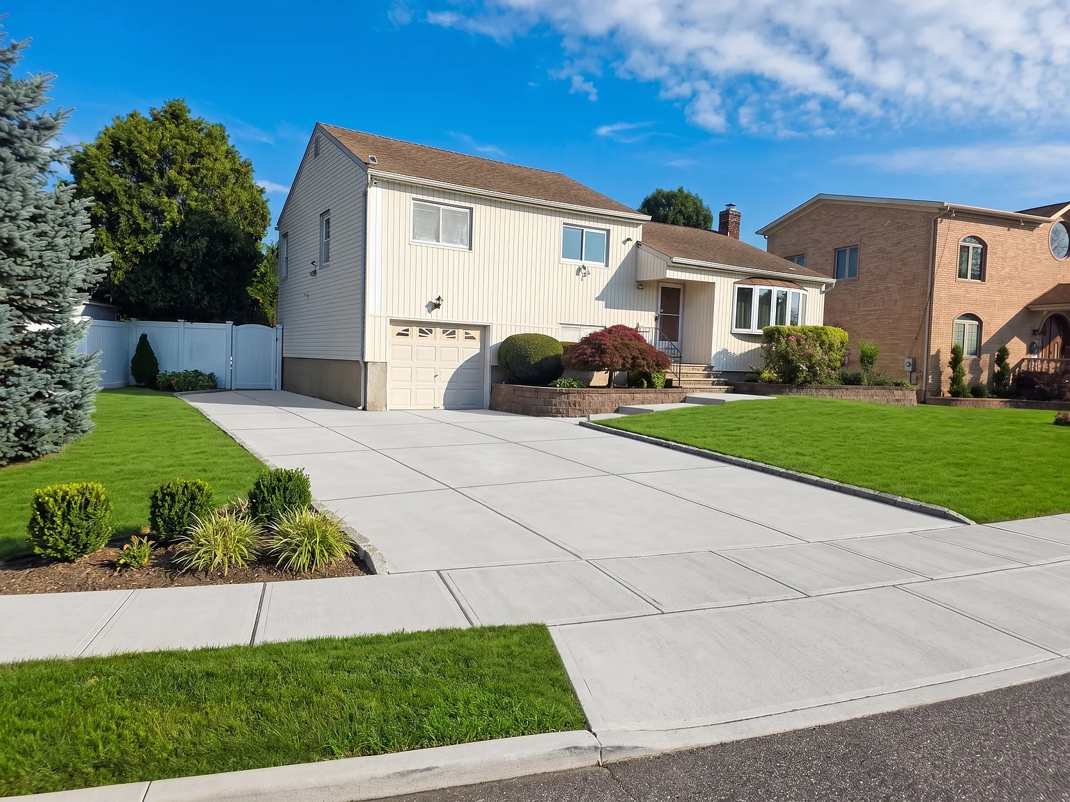 3 bed, 2.5 bath, 1450 sqft, $5,200 — Photo 2