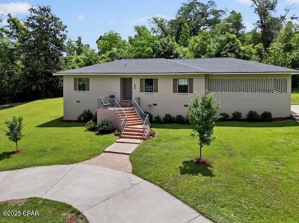 2956 Caledonia St, Marianna, FL 32446