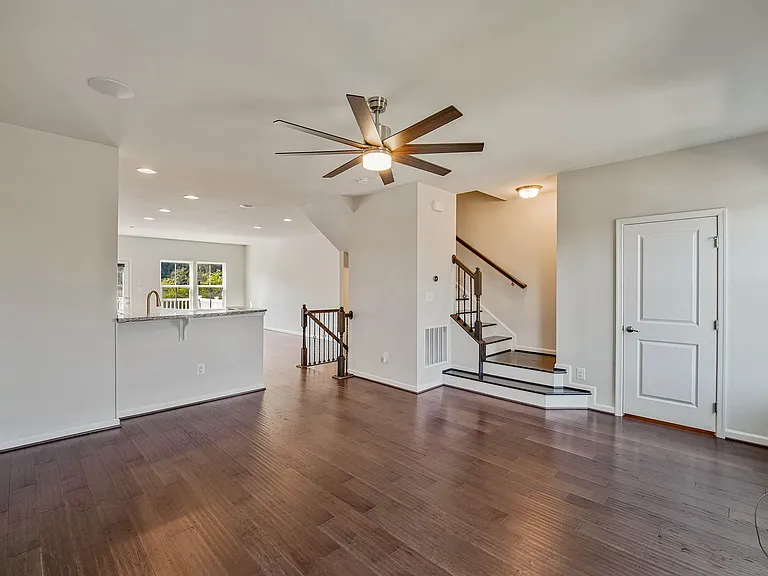 10711 Hinton Way — Photo 15