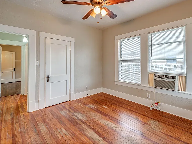 115 Goldenrod St #A — Photo 7