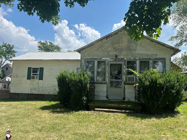 9725 Parr Rd, Argenta, IL 62501