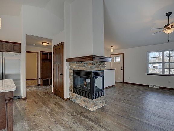 3rd image of 3403 Kaziak Ct