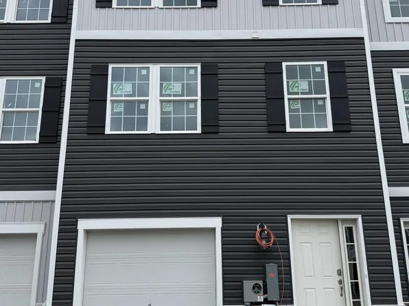 10 Baybreeze Dr, Waretown, NJ 08758