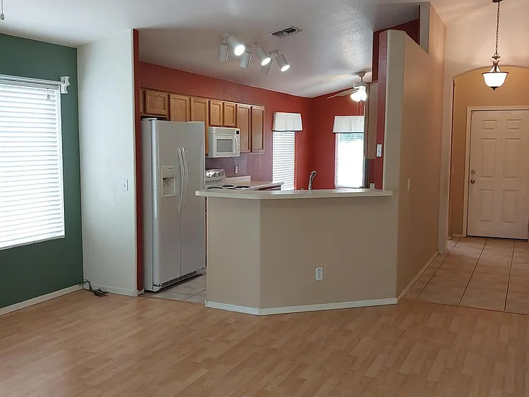 7634 W August Moon Pl — Photo 2