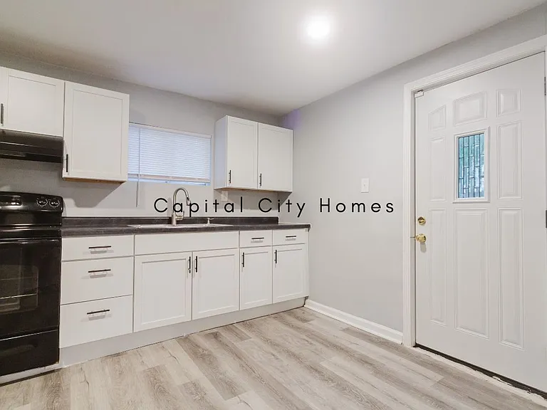 1308 W 18th St — Photo 2