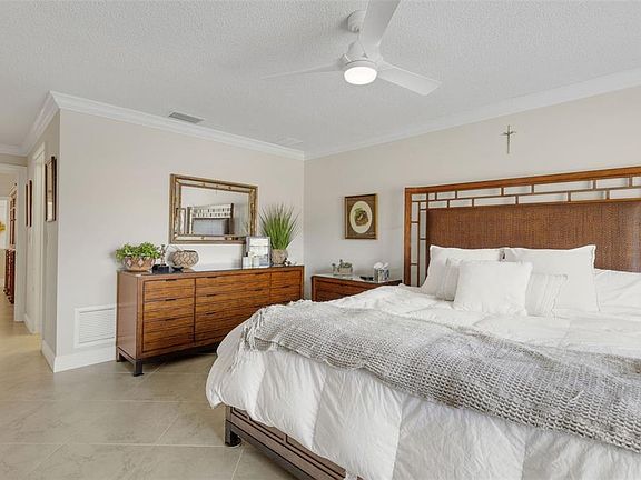 4th image of 3902 WILSHIRE DRIVE #98