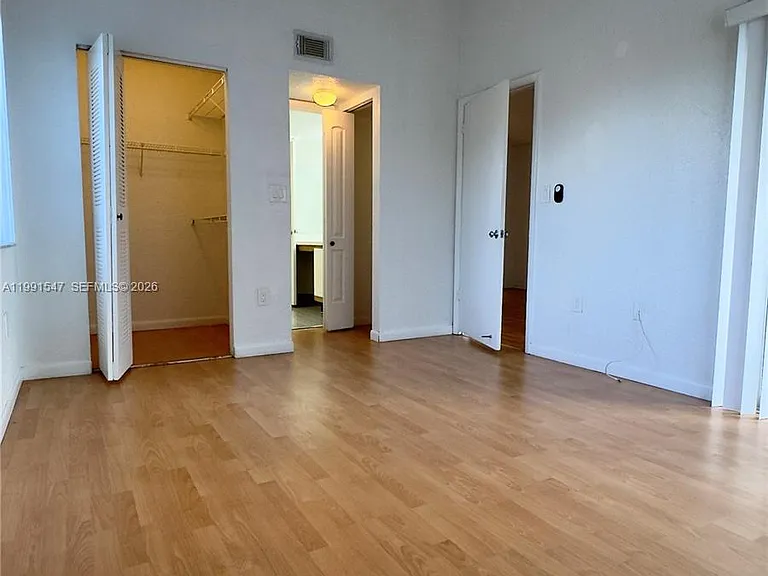 2861 N Oakland Forest Dr #301 — Photo 7