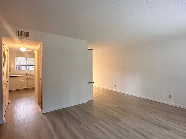 2084 Alta Loma St — Photo 7