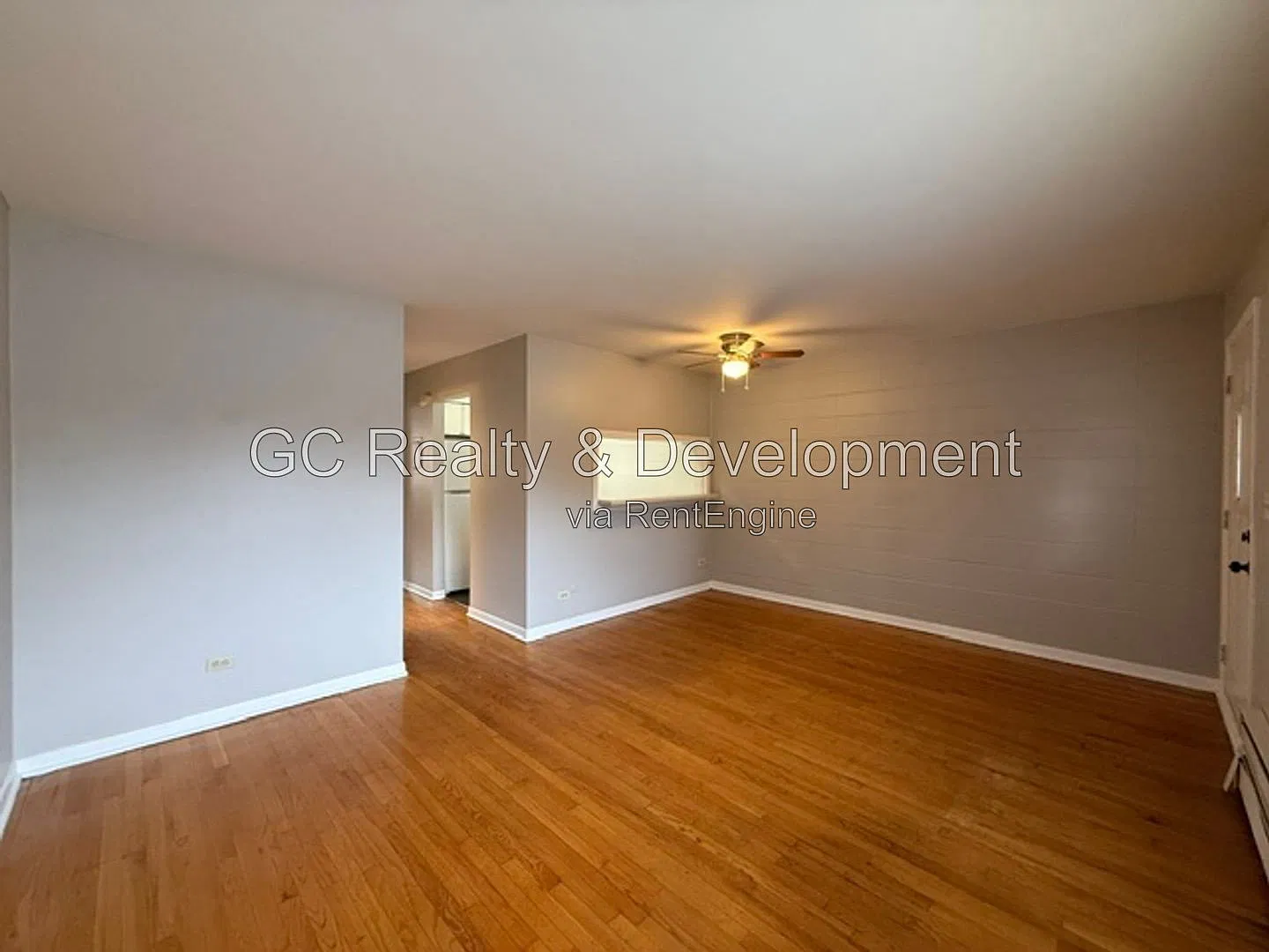 1 bed, 1.0 bath, 807 sqft, $1,450 — Photo 2