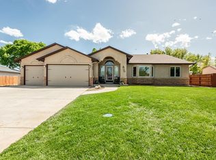 200 Bridle Trl, Pueblo, CO 81005