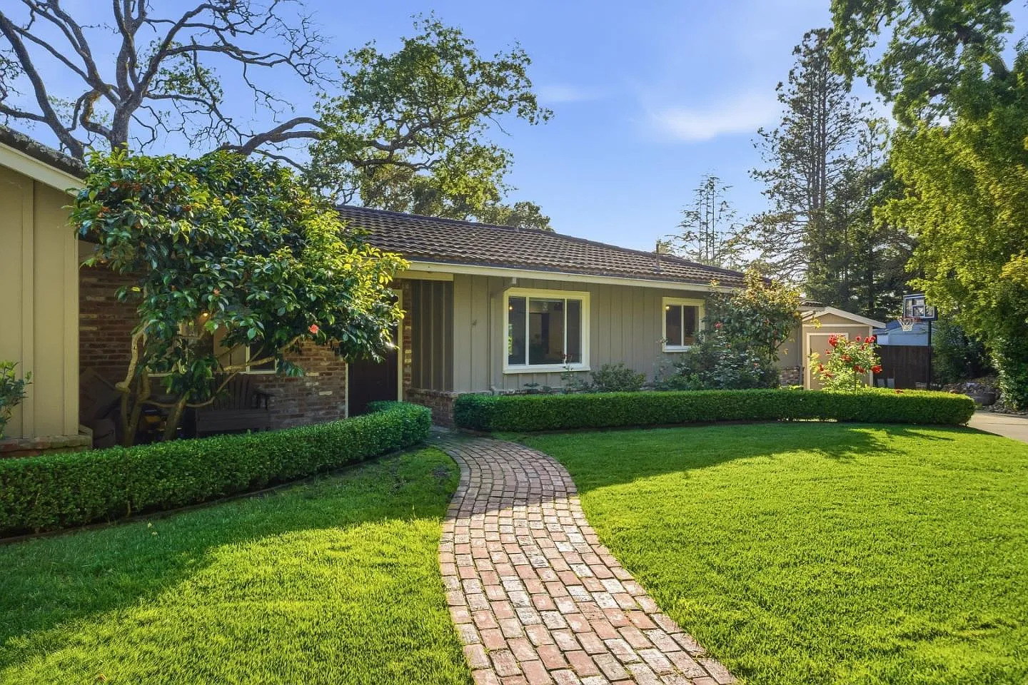 50 Oakcrest Ct - Photo 1