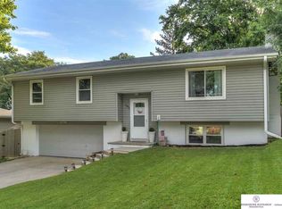 1005 Kauii Dr, Bellevue, NE 68005