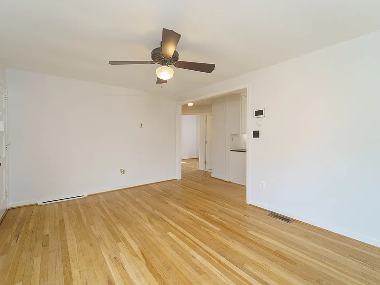 4400 Garrett Park Rd — Photo 5
