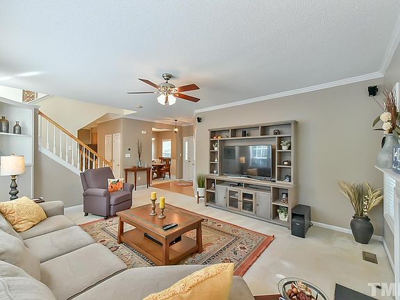 3rd image of 2205 Woodbury Dr
