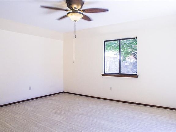 5th image of 11580 James Grant Dr
