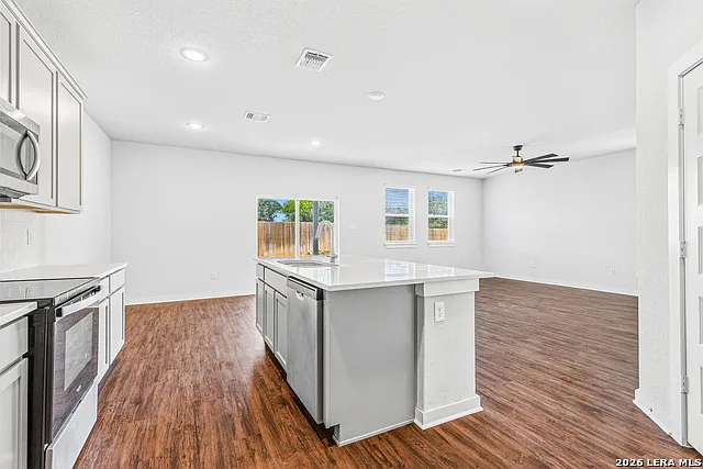 14603 Emerio Dr — Photo 7