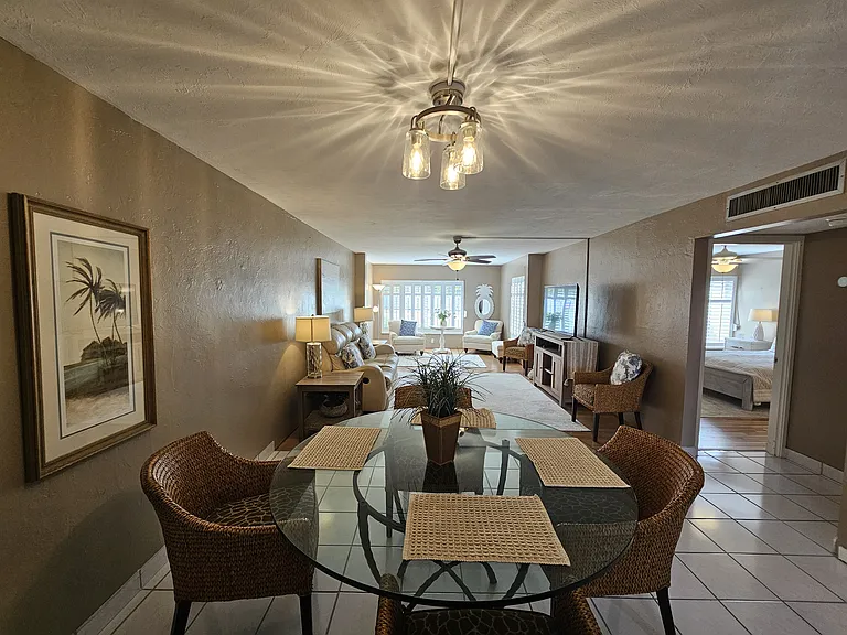 2244 Winkler Ave #108 — Photo 5