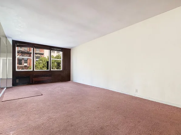 180 Thompson St APT 4D, Manhattan, NY 10012