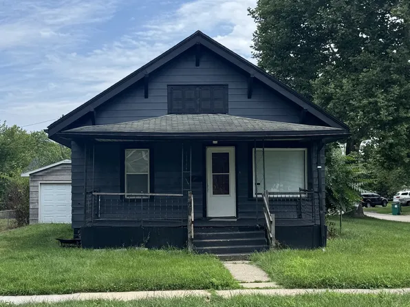 1102 N 6th St, Champaign, IL 61820