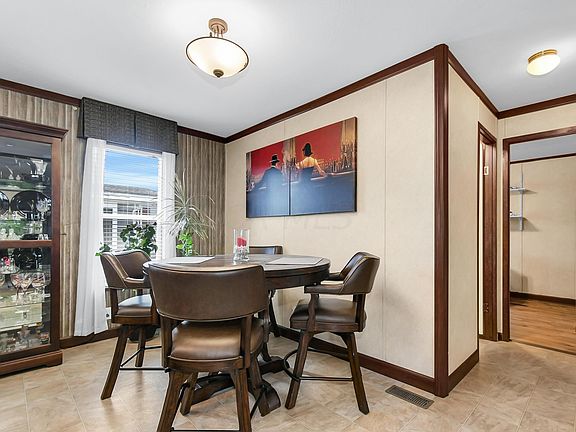 5th image of 314 Robert Dr