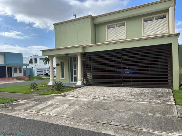 33 Avenue 3, Manati, PR 00674