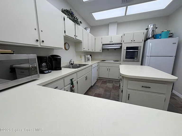 9020 York Ln #10H — Photo 24