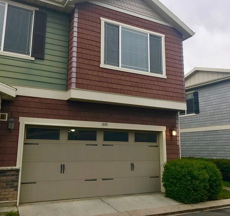 2 car garage with remote