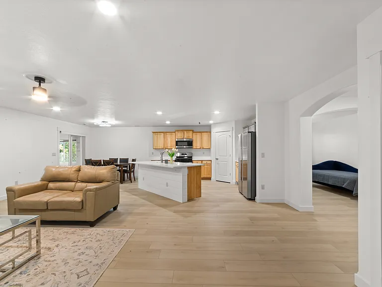 548 N Ripplerock Pl — Photo 5