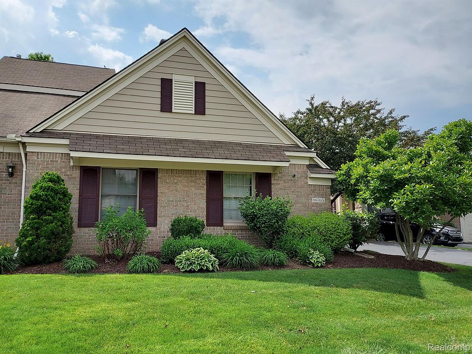 1st image of 16765 Lochmoor Cir E