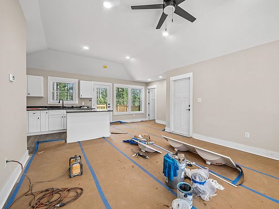 4th image of 532 Briarwood Dr