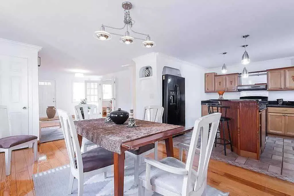 5 bed, $4,500 — Photo 2