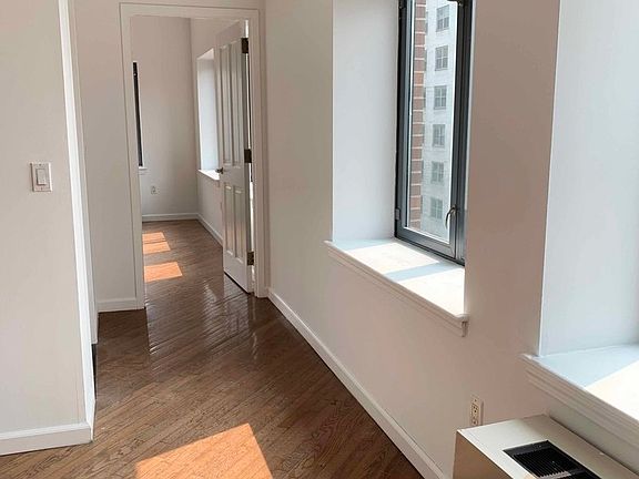 5th image of 401 W 22nd St #6E
