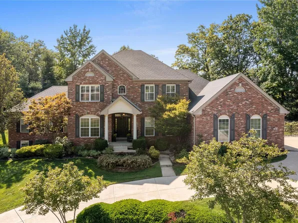 31 Heather Hill Ln, Saint Louis, MO 63132